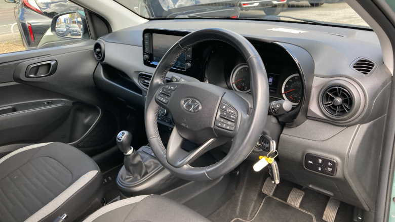 Hyundai i10 1.0 MPi SE Connect 5dr Petrol Hatchback